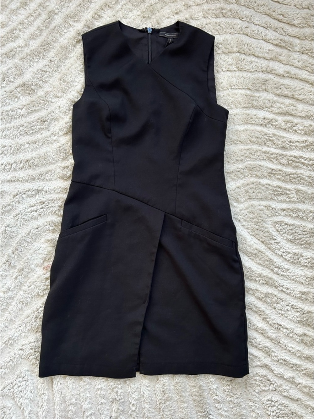 BCBG MaxAzaria Sleeveless Black Sheath Dress - Classic Work-to-Evening Style